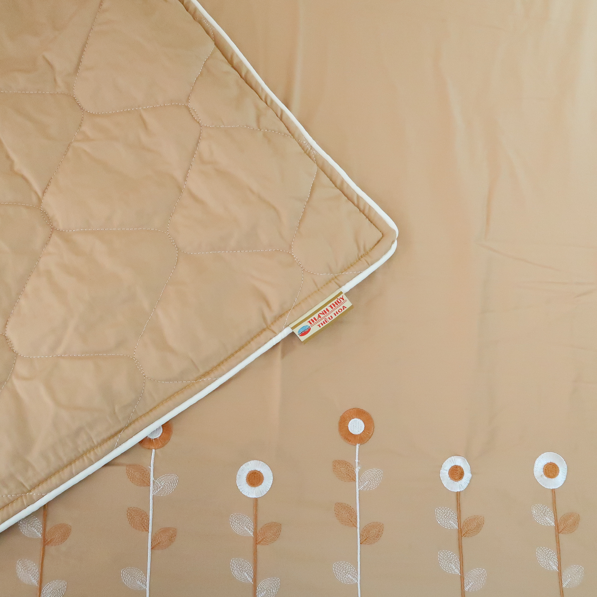  Vỏ Gối Cotton Thêu Chân Màu Nâu Đất (12) 