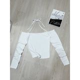  Áo thun ôm tay dài trễ vai 