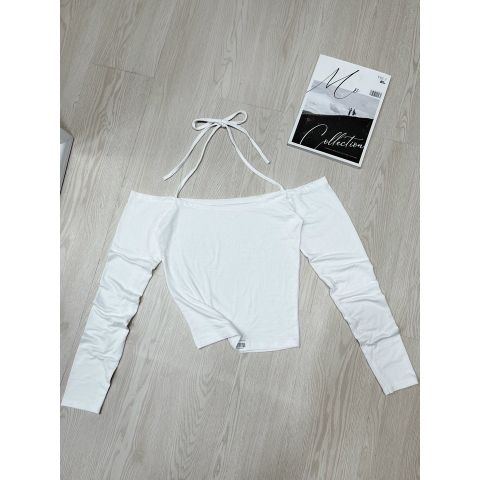  Áo thun ôm tay dài trễ vai 