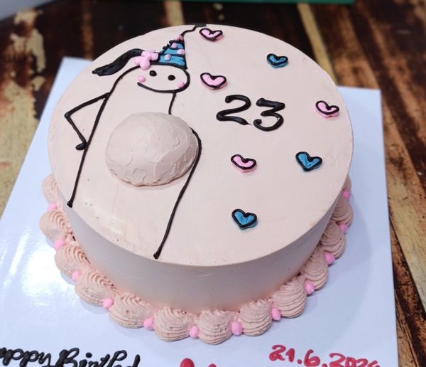  Bánh kem bắp troll vui nhộn 