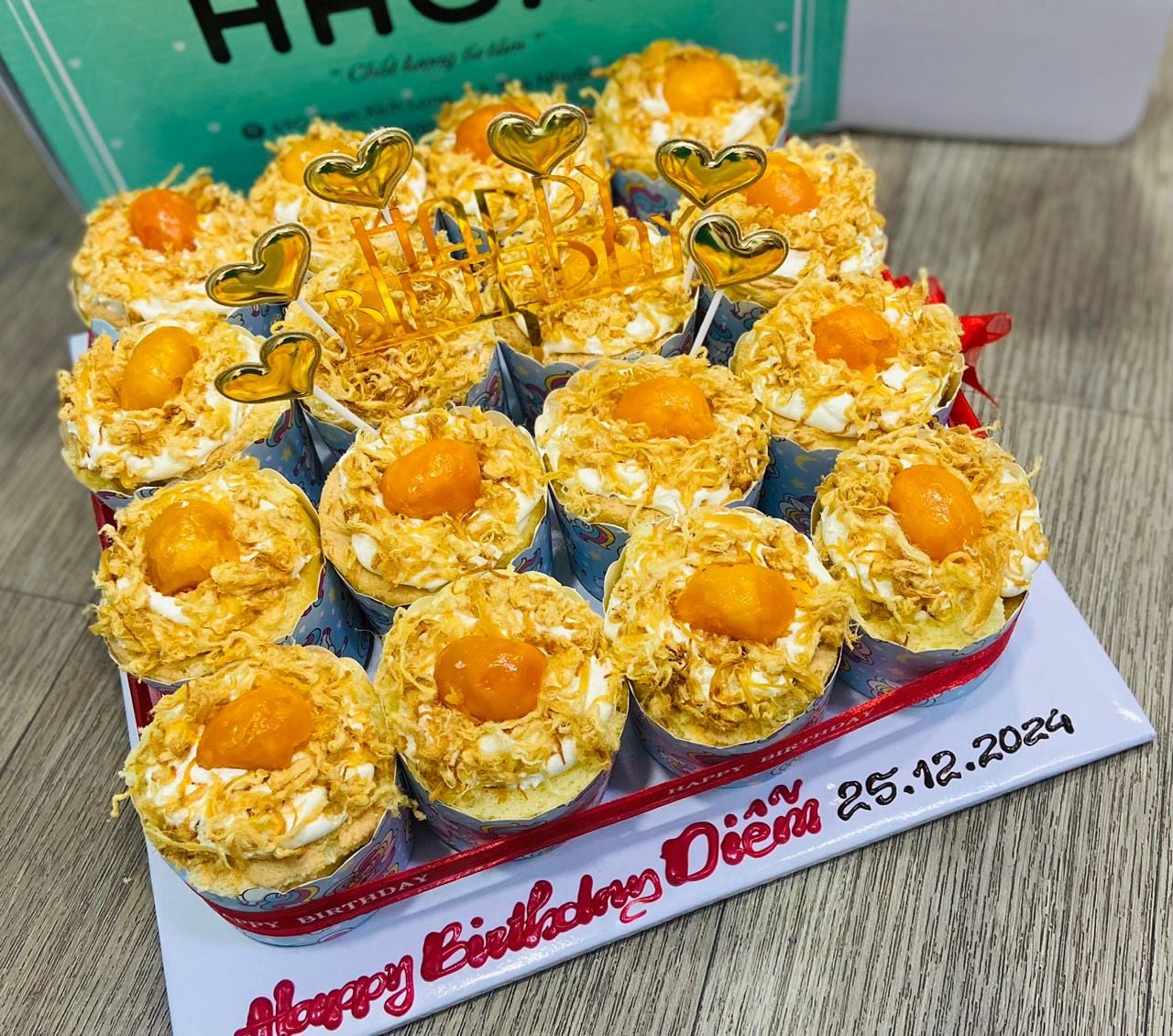  Bánh bông lan trứng muối cupcake 