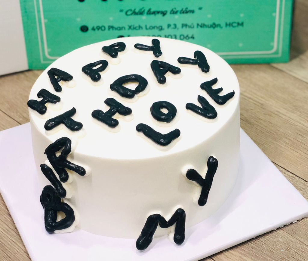  Bánh kem bắp ghi chữ đơn giản 