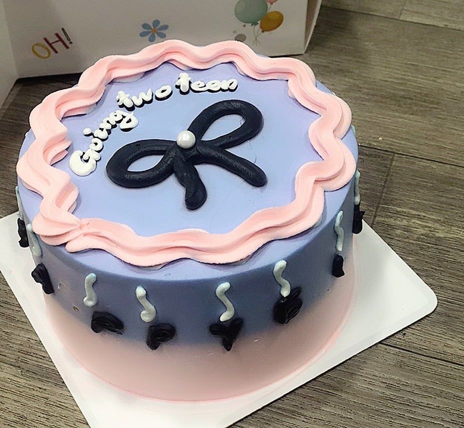  Bánh kem bắp chữ happy birthday đơn giản 