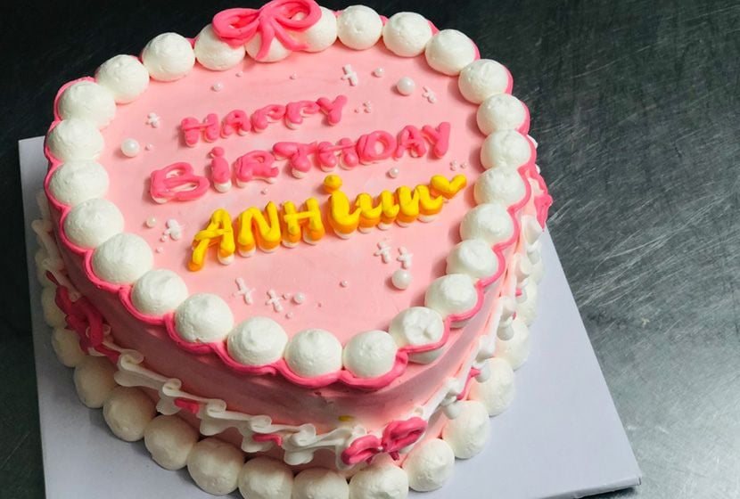  Bánh kem bắp quả  tim hồngg 