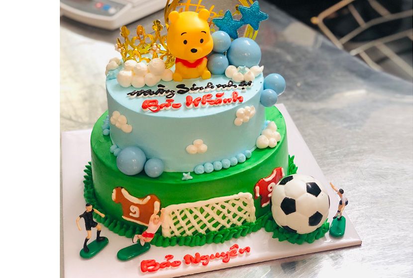  Bánh kem bắp Gấu  con xem đá banh 