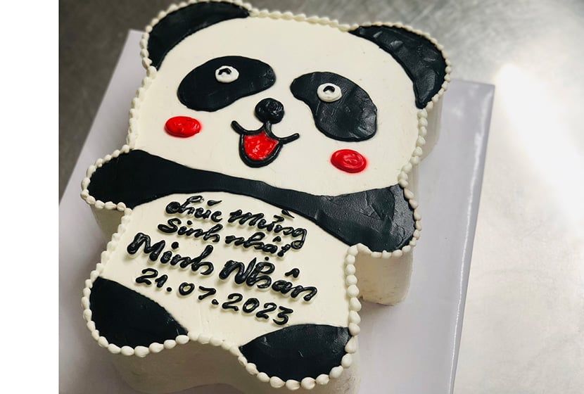  Bánh kem bắp gấu trúc 