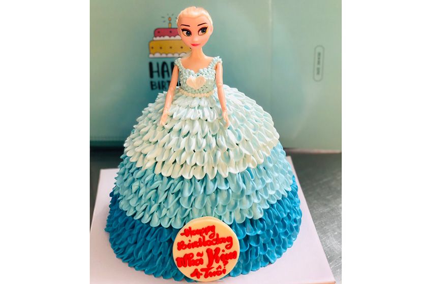  Bánh kem bắp công chúa elsa 