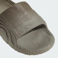 Dép quai ngang adidas Adilette 22 Nam - JH7794
