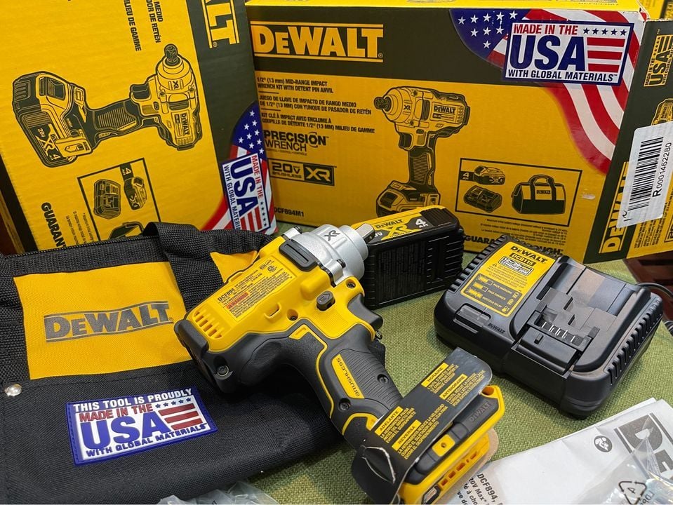 Máy siết bu lông pin Dewalt DCF894M1