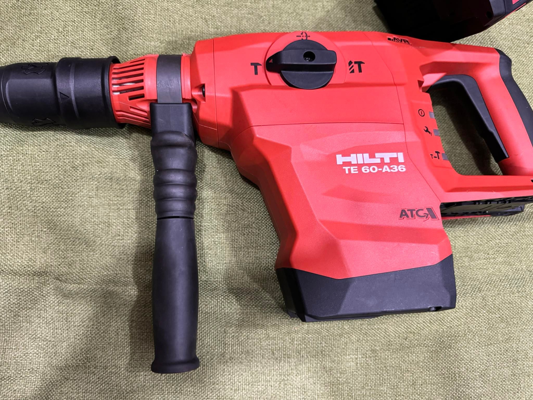 may be tong Hilti TE60 A36 May Khoan Pin Tung Power Tool