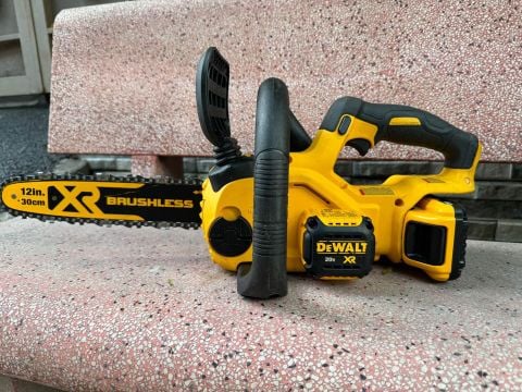 MÁY CƯA XÍCH DEWALT DCS620 lướt