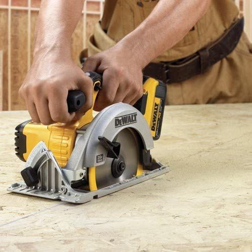 CƯA PIN DEWALT DCS393-2