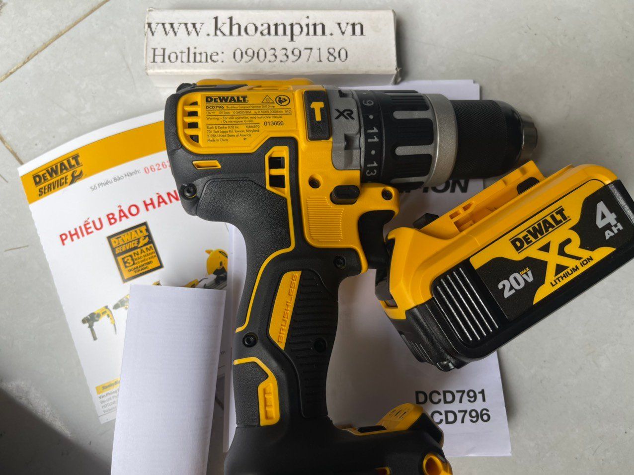 Máy khoan pin Dewalt DCD796M1