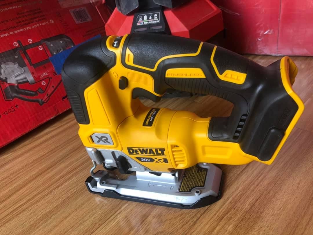 CƯA LỌNG PIN DEWALT DCS 334-4