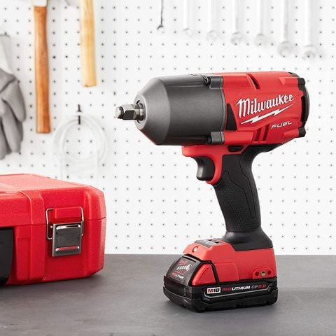 Máy siết bu lông Milwaukee 2767