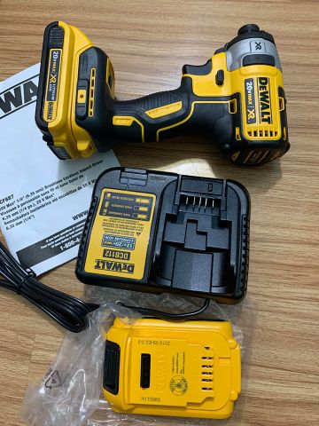 BẮT VÍT CẦM TAY DEWALT DCF 887