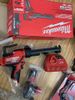 MÁY BẮN KEO SILICON MILWAUKEE 2441