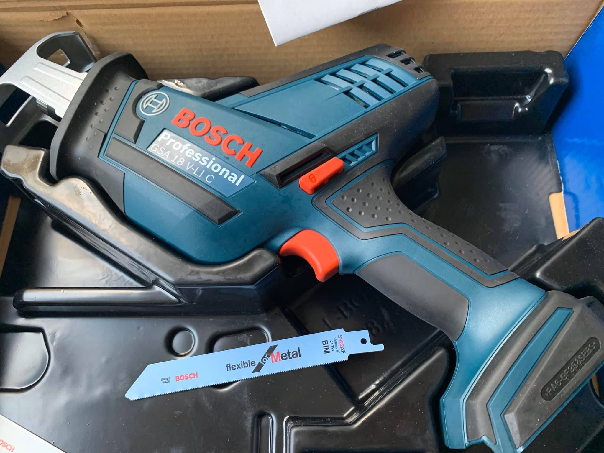 CƯA KIẾM BOSCH GSA 18V-LI-5