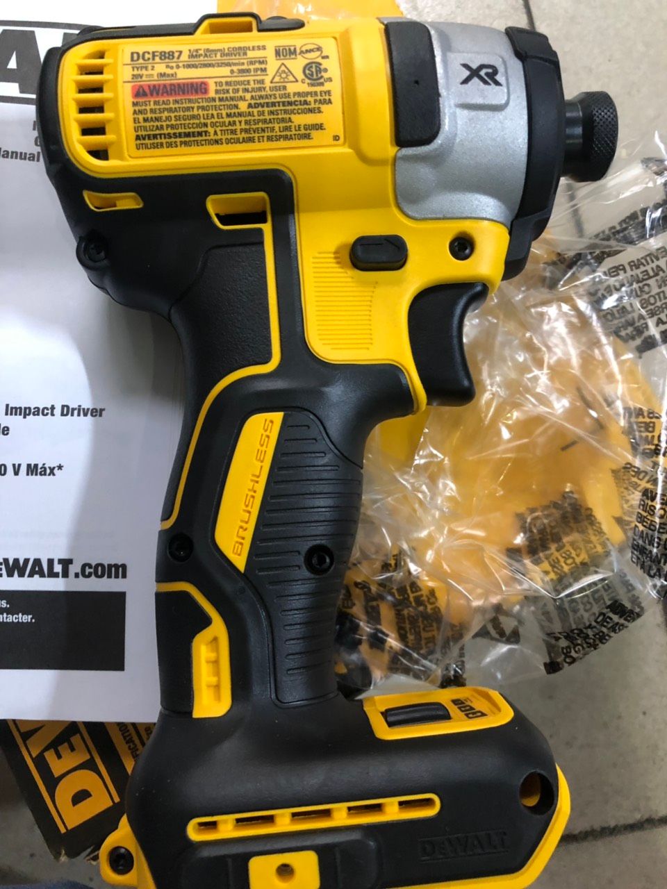 MÁY VÍT DEWALT 887 – khoanpin.vn