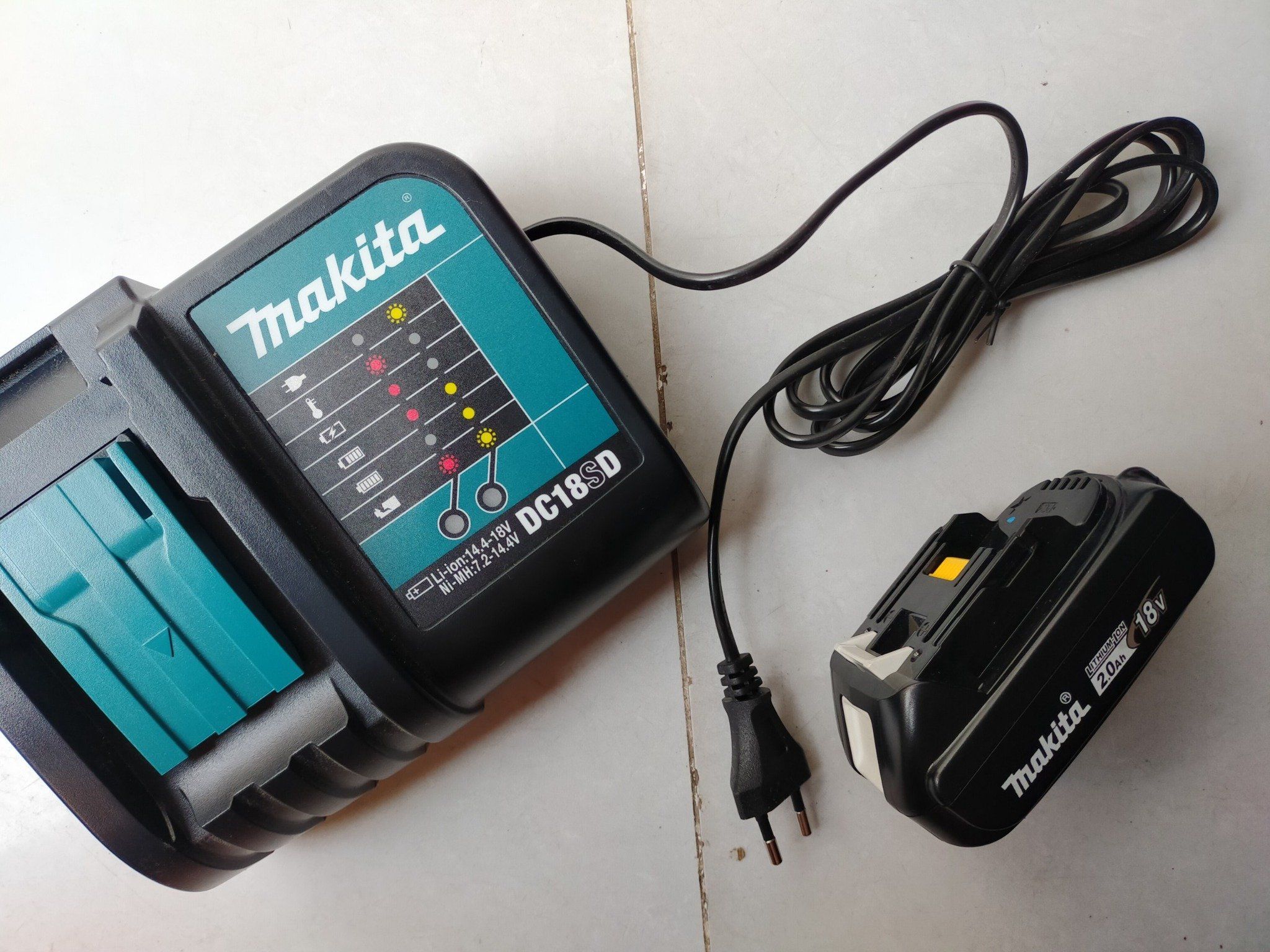 Bộ Pin sạc Makita 18V