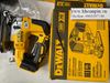 Máy cưa lộng Dewalt DCS334B