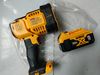 Đèn pin Dewalt DCL043