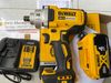 Máy siết bu lông Dewalt DCL894