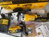 Máy cắt gỗ Dewalt DCS571N