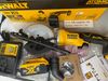 Máy cắt gỗ Dewalt DCS571N