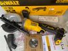 Máy cắt gỗ Dewalt DCS571N