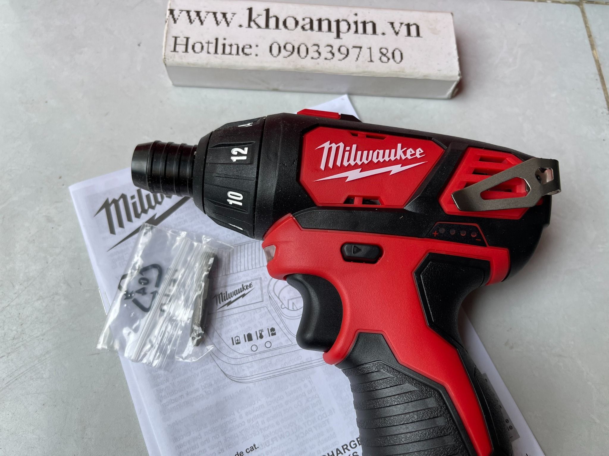 Máy vặn vít Muilwaukee 2401 M12
