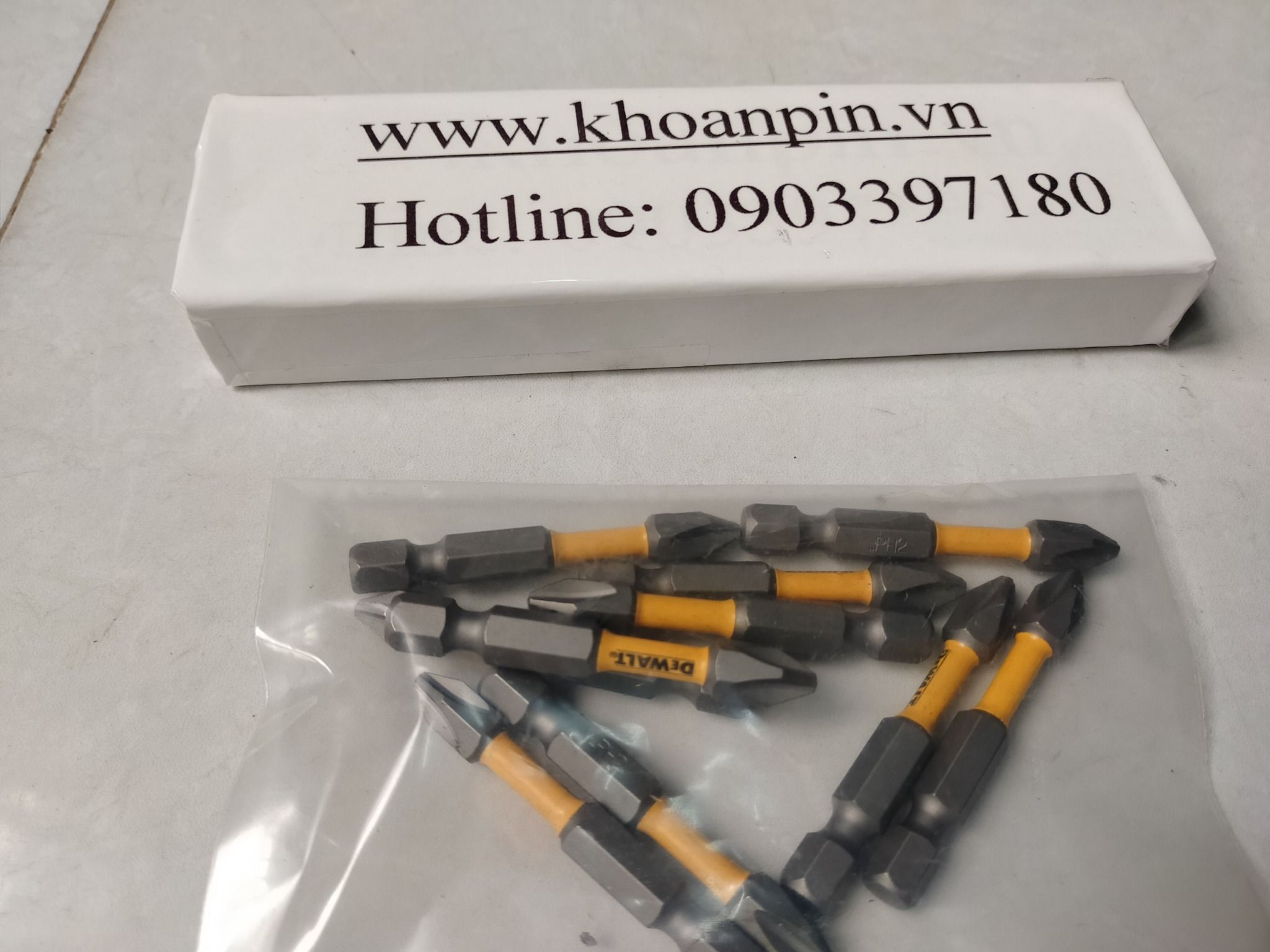 Đầu vít ngắn Dewalt