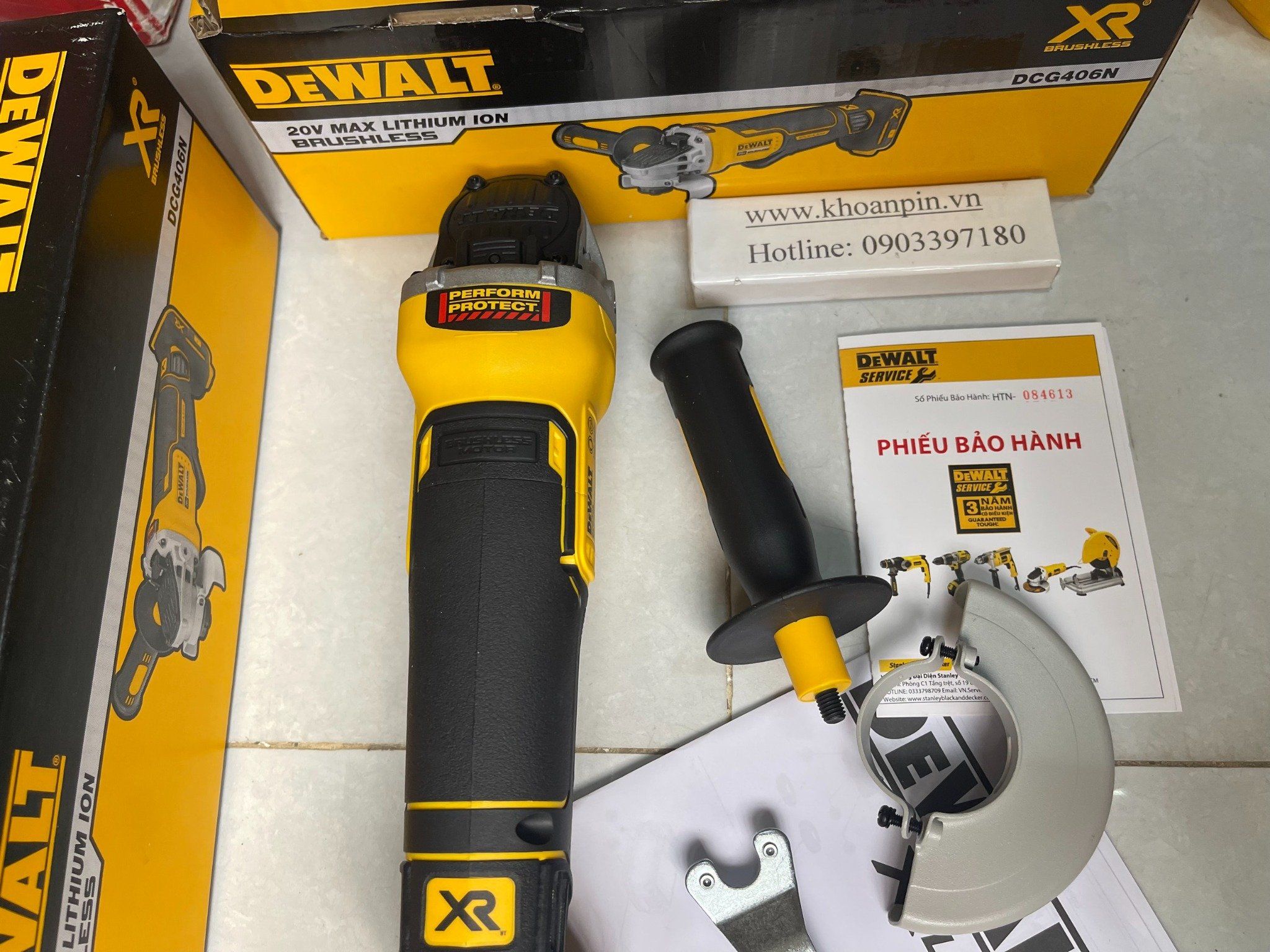 Máy mài pin Dewalt DCG406N