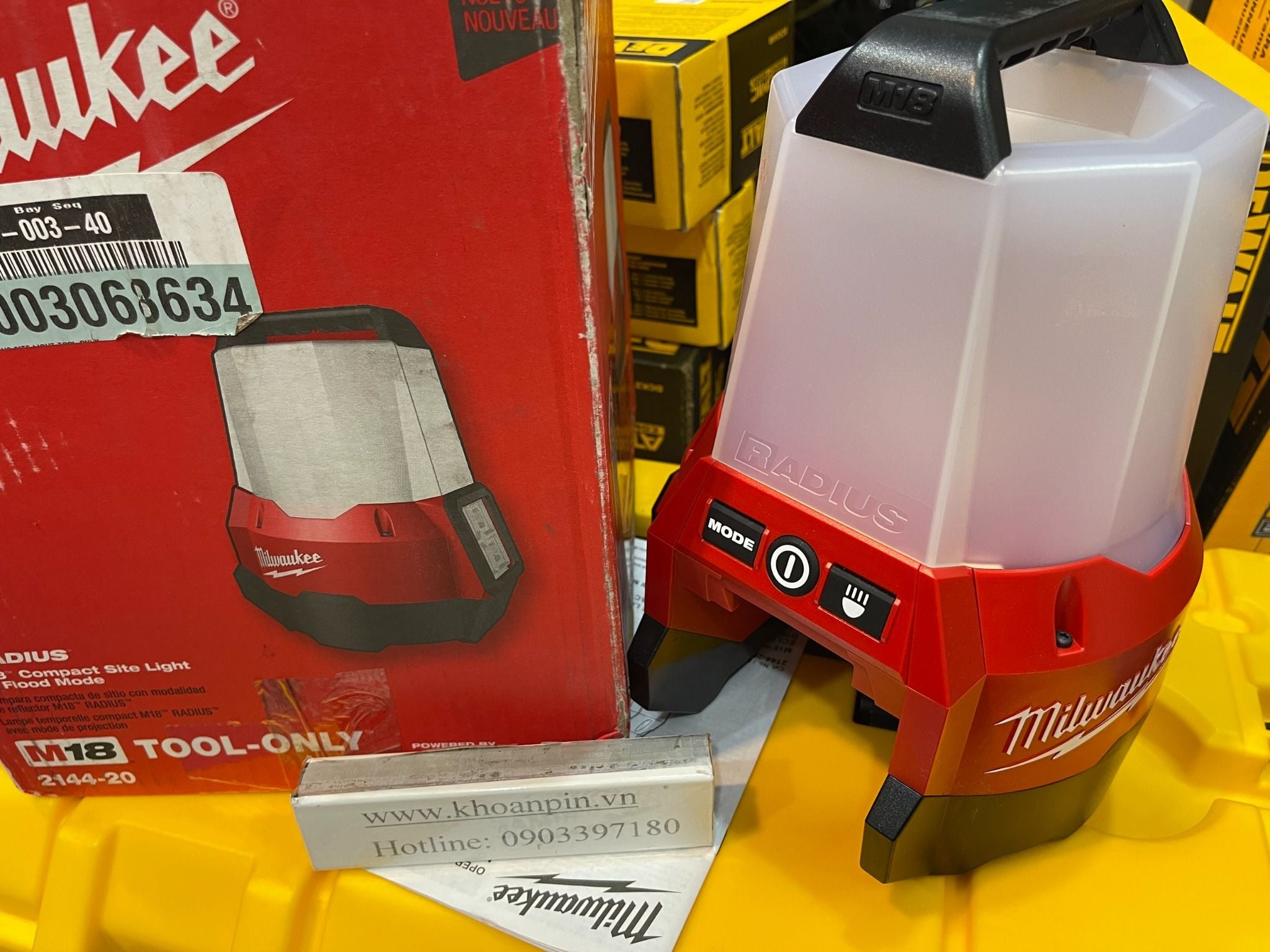 Đèn ledd công trường Milwaukee 2144 M18