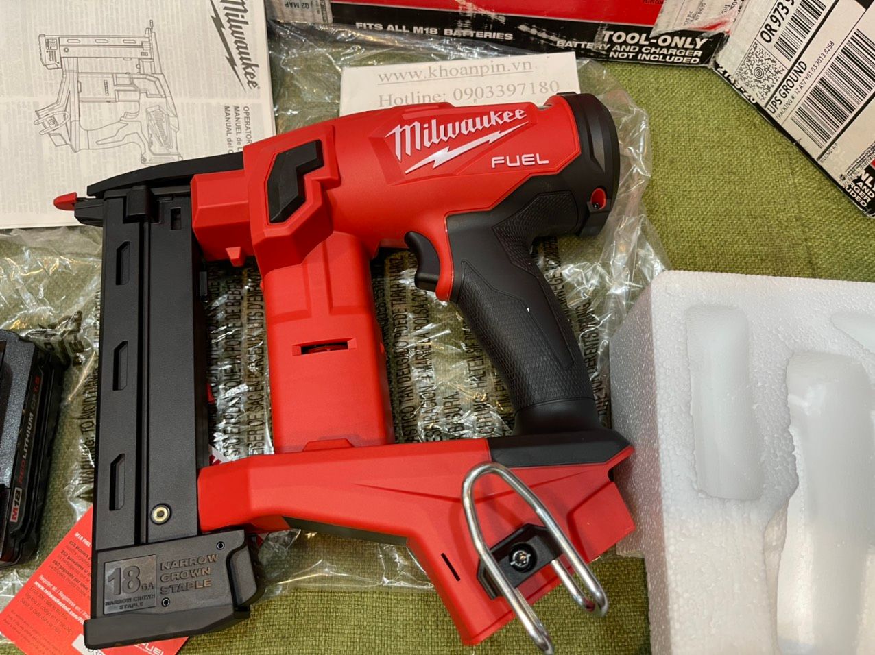 Máy bắn đinh pin Milwaukee 2749 M18