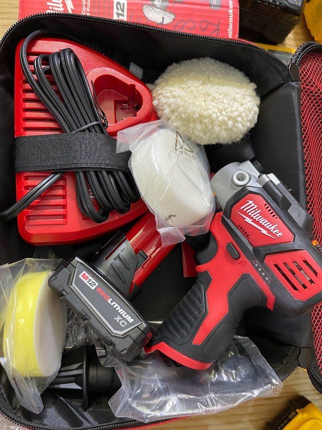 Máy đánh bóng Milwaukee 2438 M12
