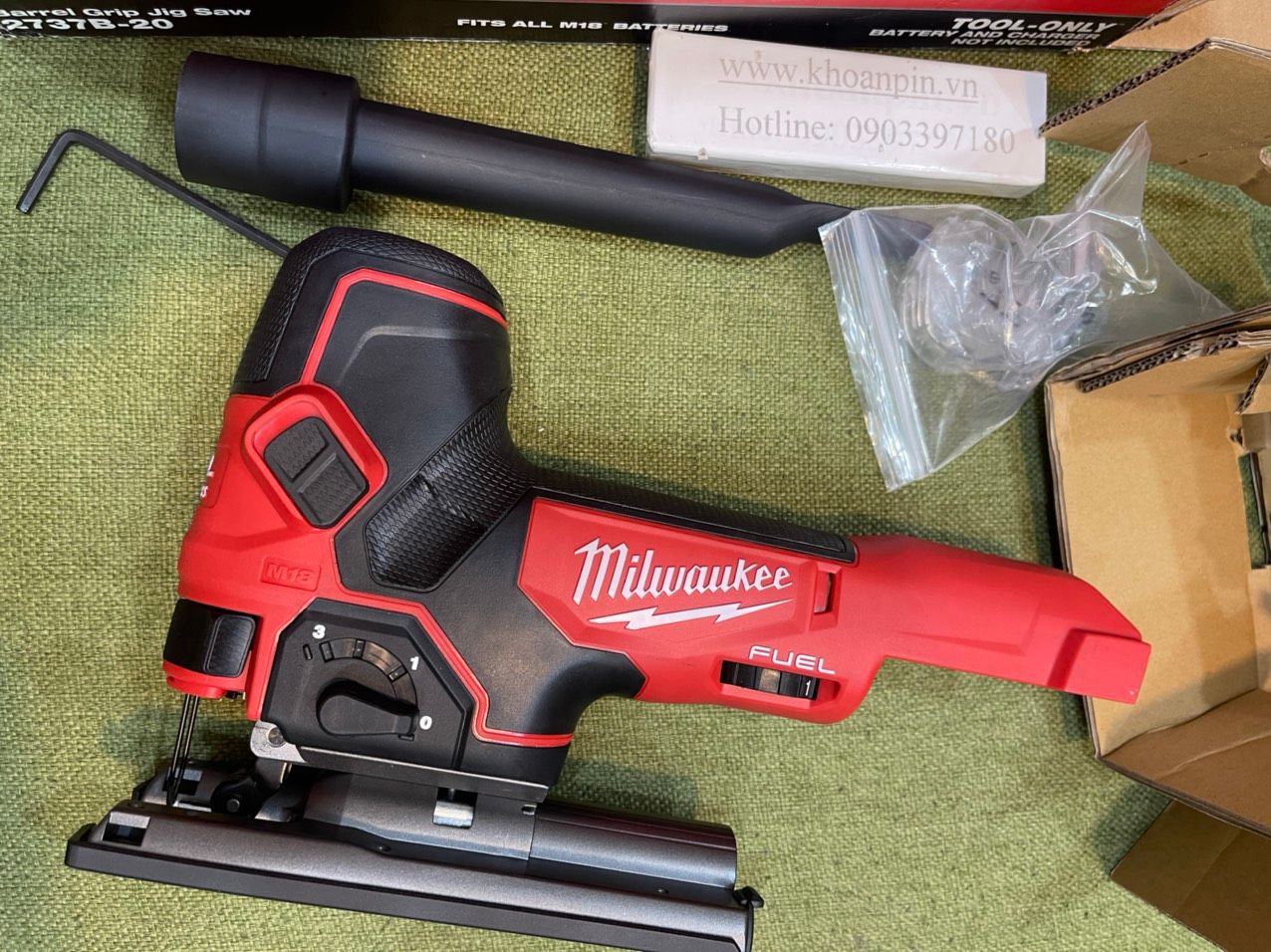 Máy cưa lọng pin Milwaukee 2737B