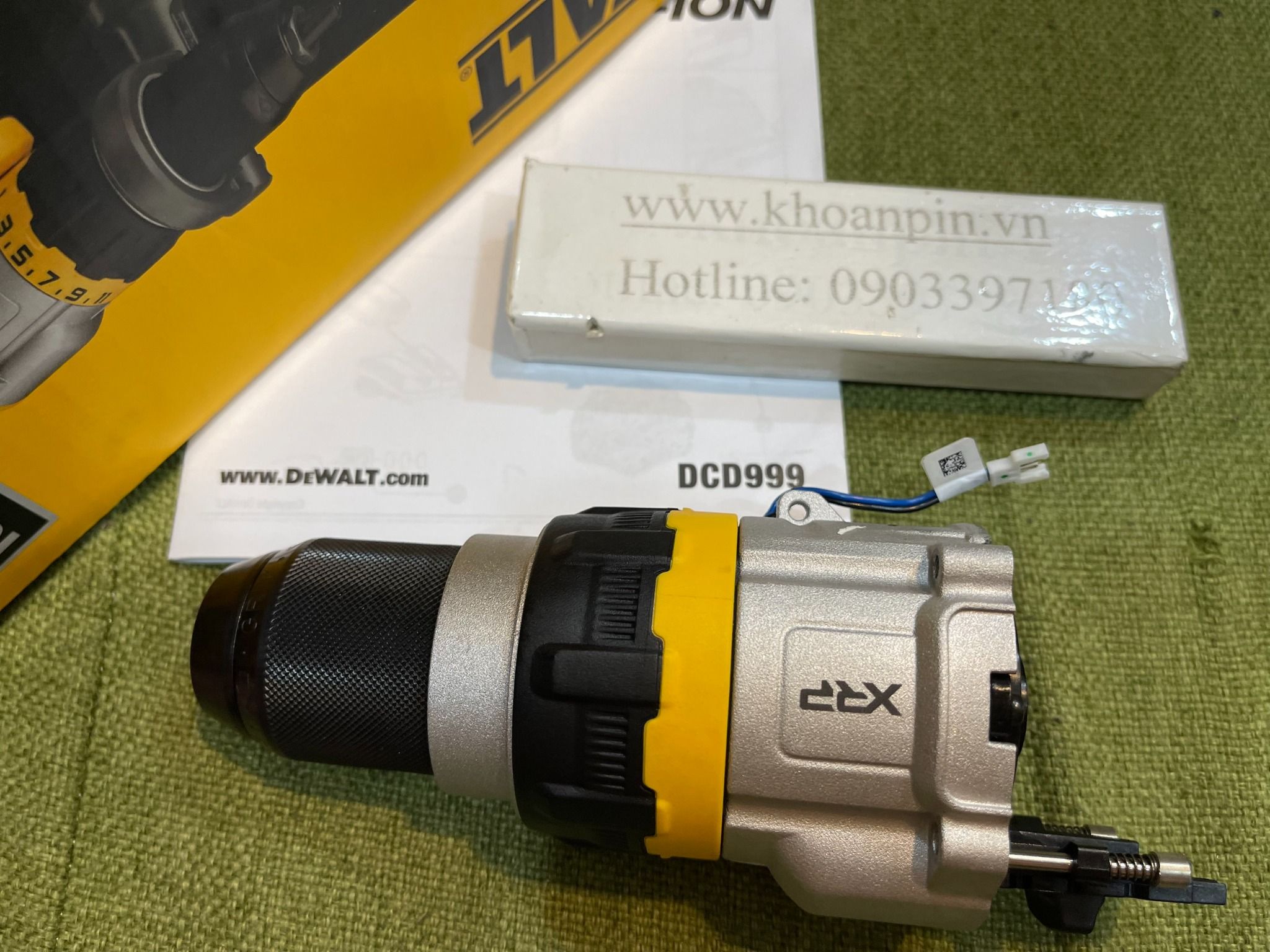 Đầu máy khoan pin Dewalt DCD999