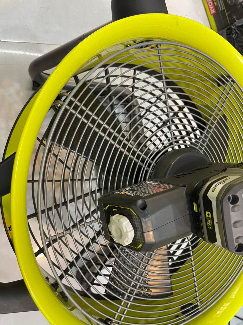 M y qu t Ryobi P3340 khoanpin.vn