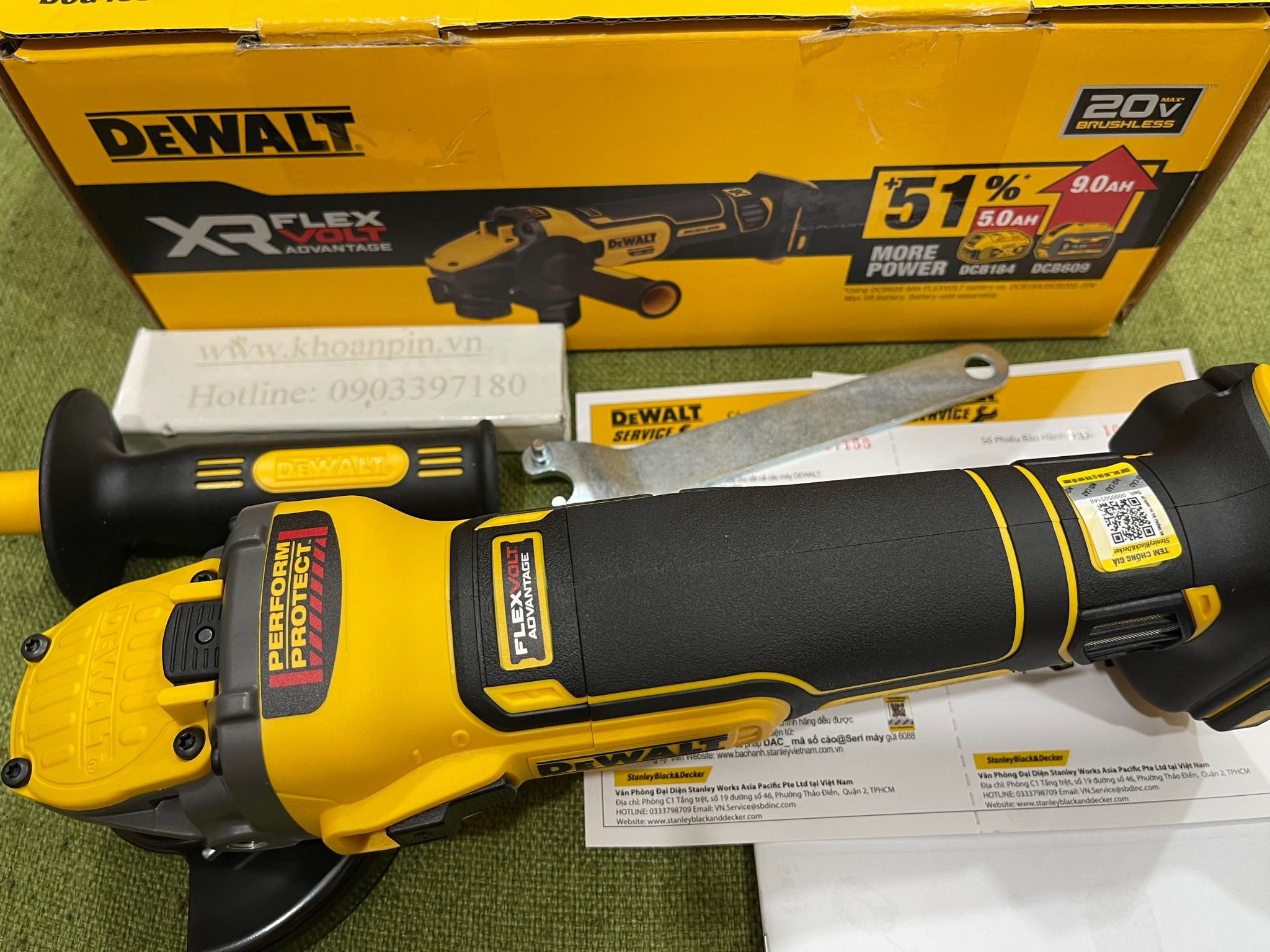 Máy mài pin Dewalt DCG409N