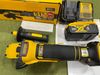 Máy mài pin Dewalt DCG409N