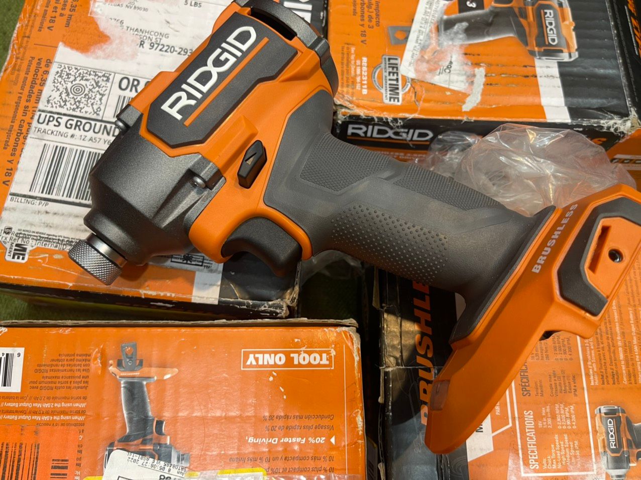 Máy vặn vít RIDGID R862311B