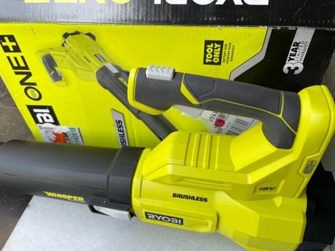 Máy thổi lá Ryobi P21010BTL