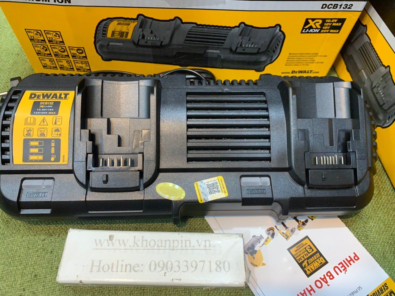 Bộ sạc 2 cổng Dewalt DCB132