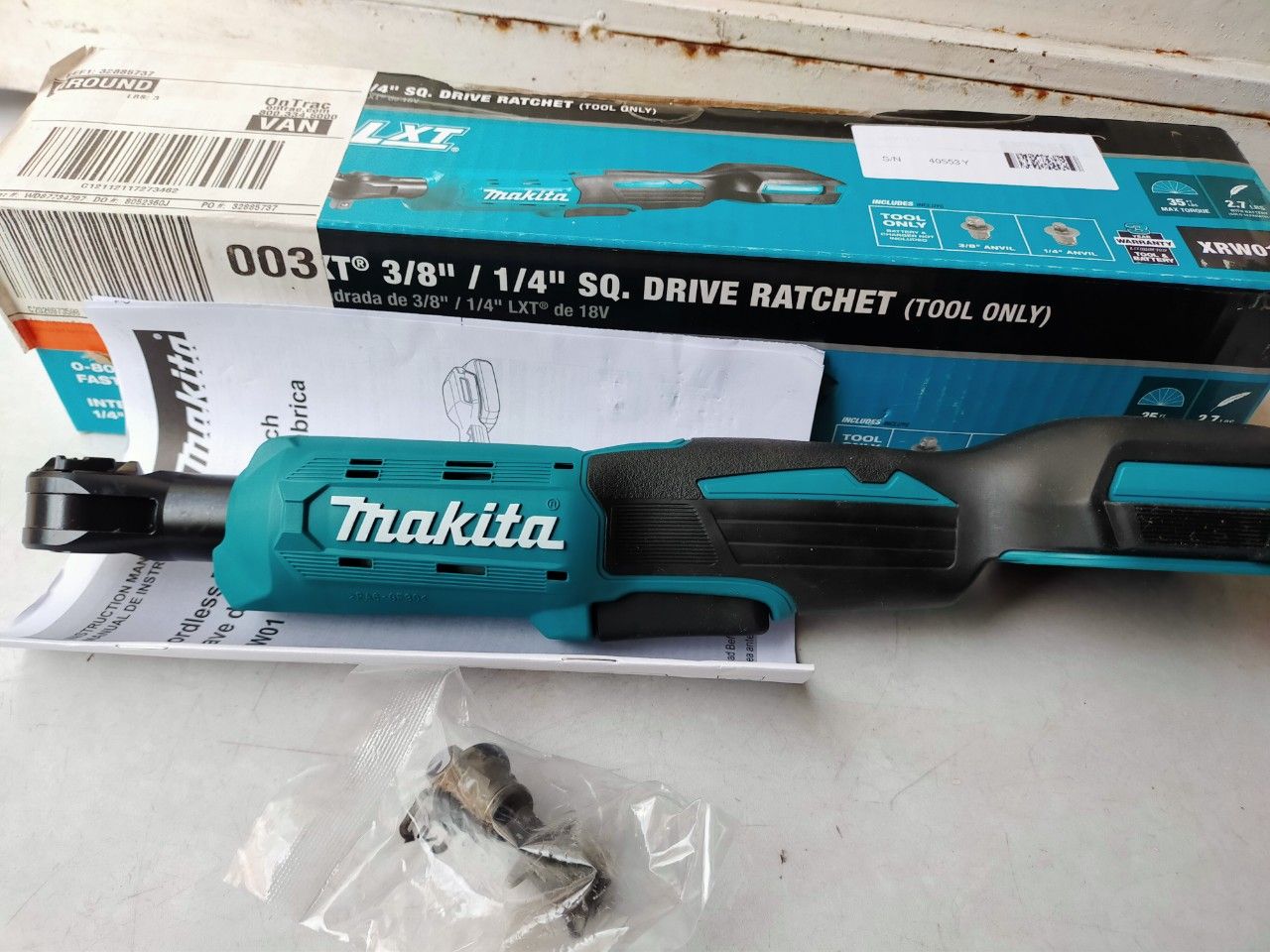 Máy siết bu lông Makita XRW01Z