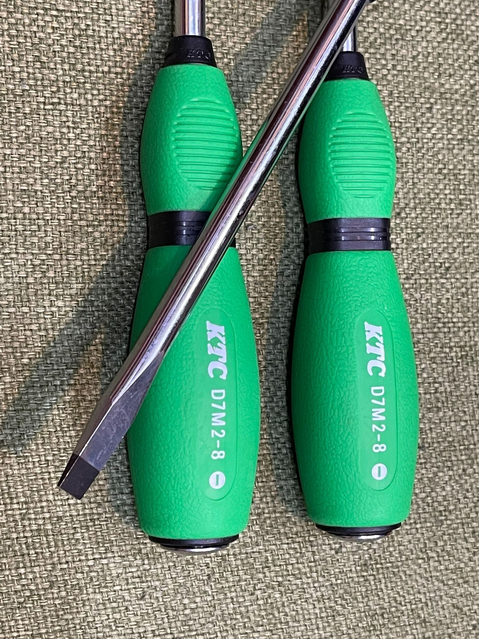 Tua vít KTC D7M2-8 Japan