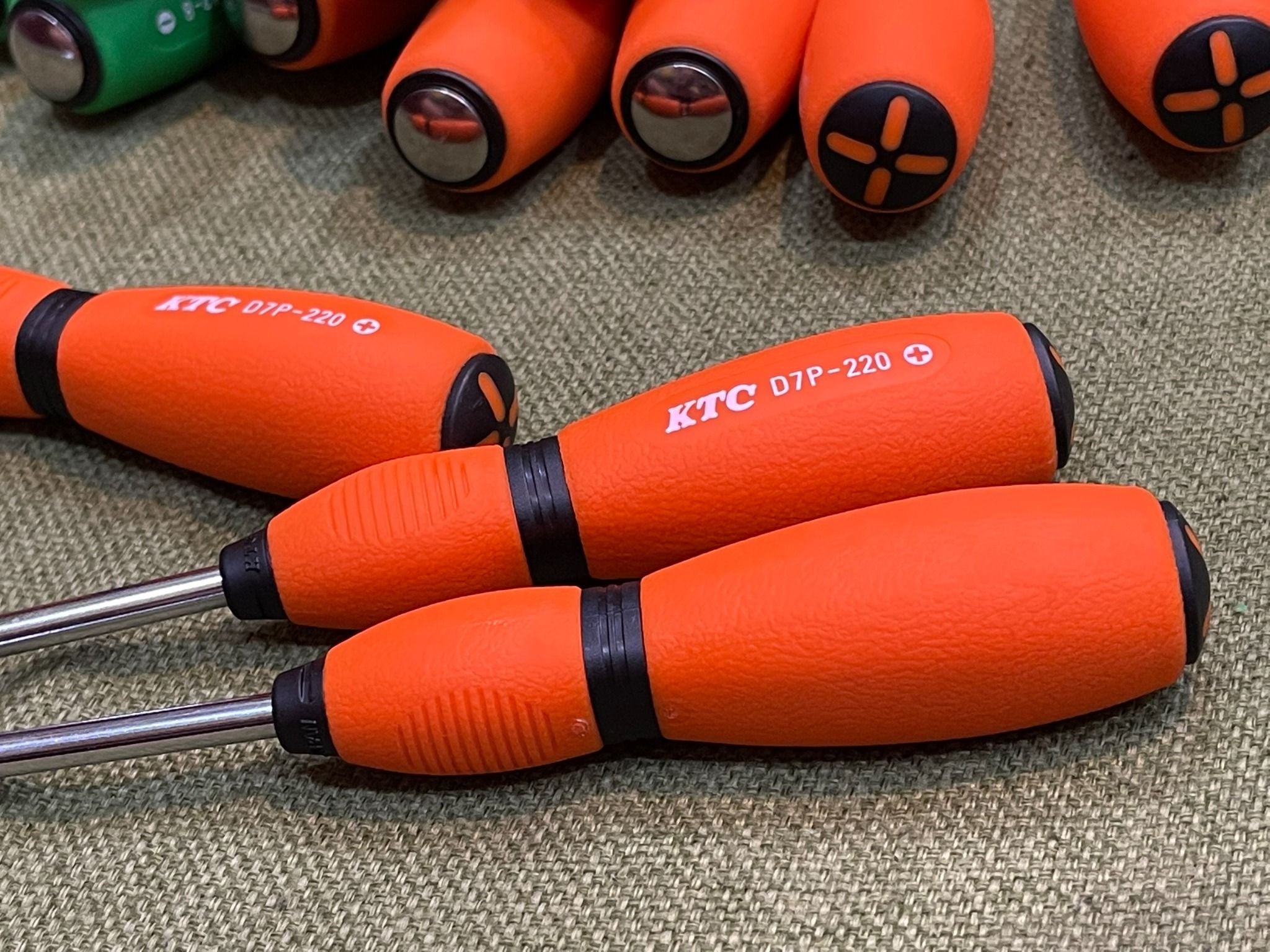 Tua vít đóng KTC D7P-220 Japan