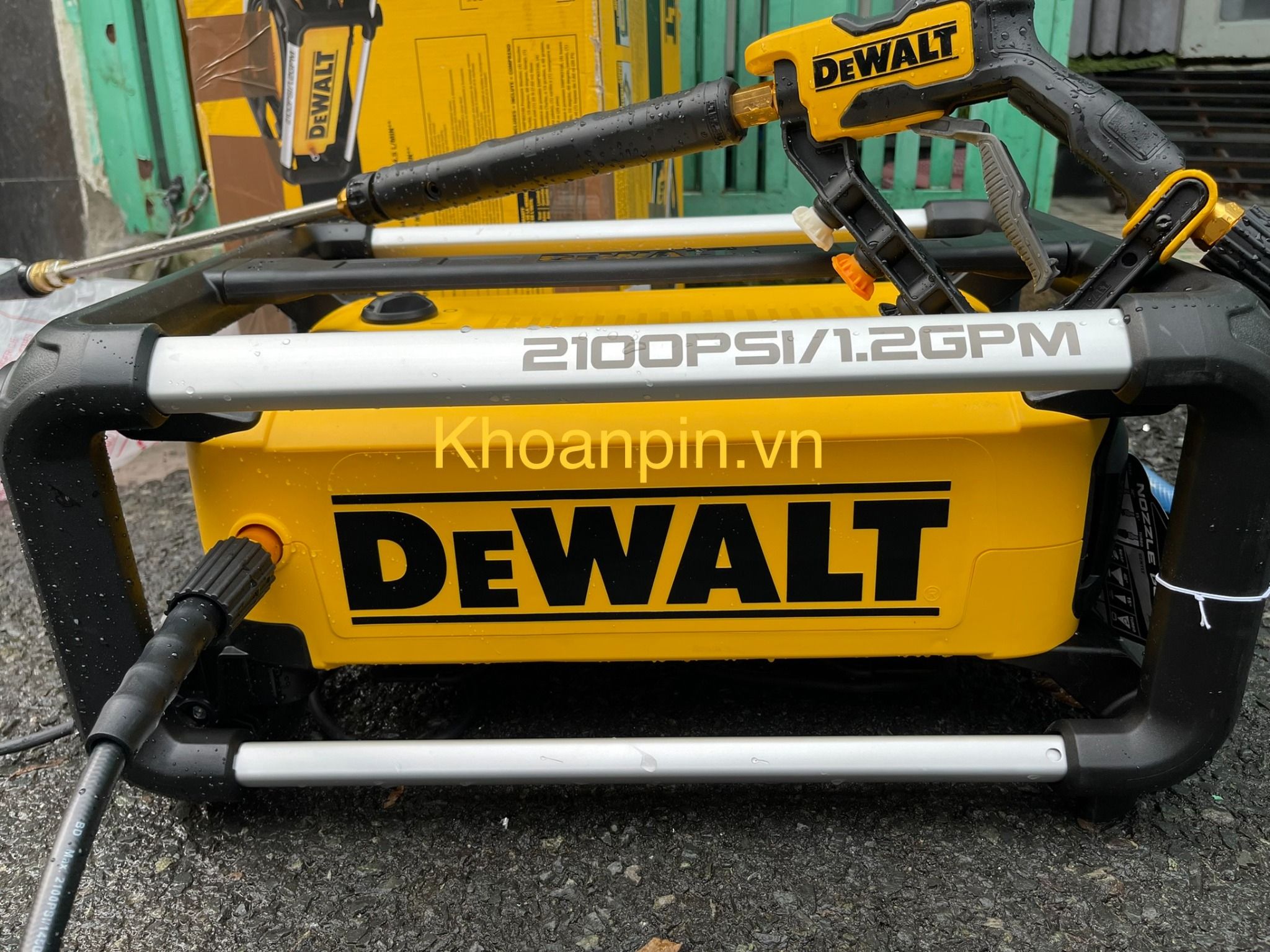 Máy phun rửa áp lực điện DEWALT 2100 PSI (DWPW2100)