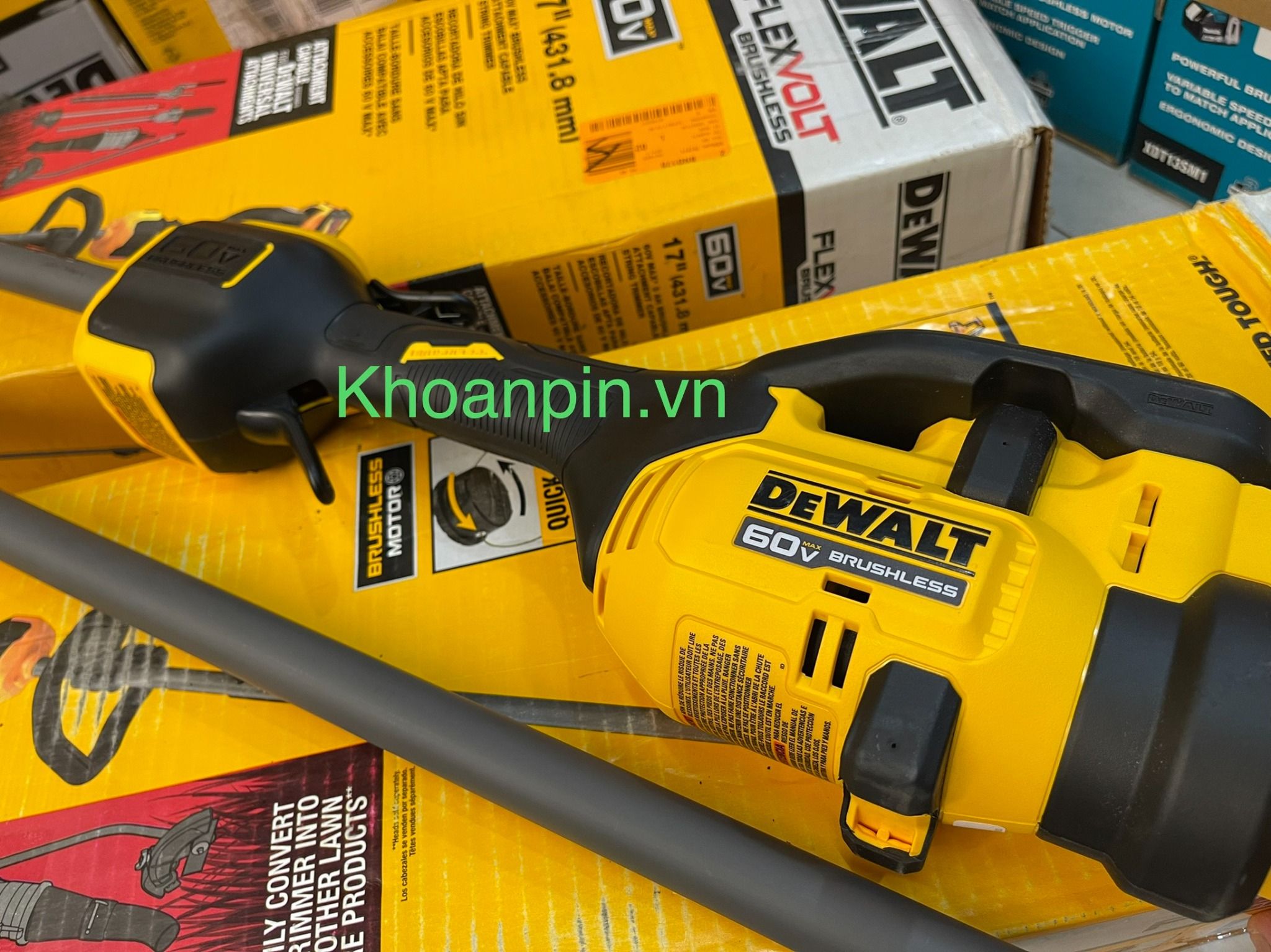 Máy cắt cỏ Dewalt DCST972 Mexico