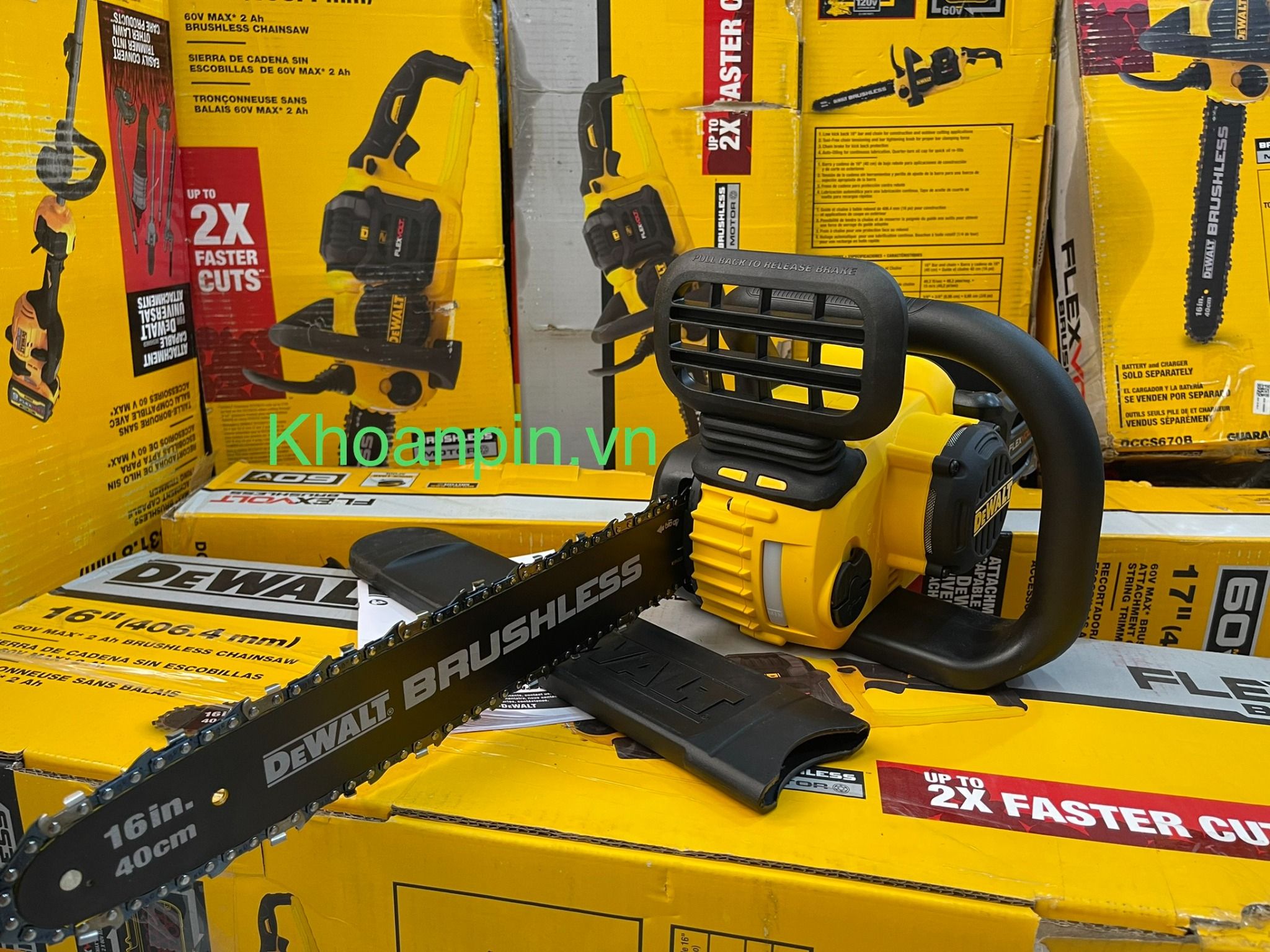 máy cưa xích dewalt DCCS670